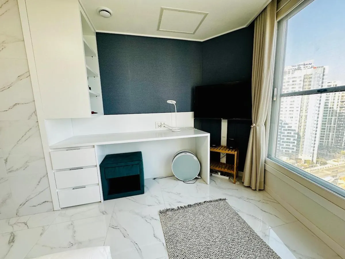 Cozy & Modern Home At The Beach Busan Apartamento